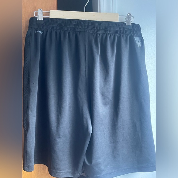 Men’s Adidas flag football shorts in black, no pockets and size M - Picture 9 of 10